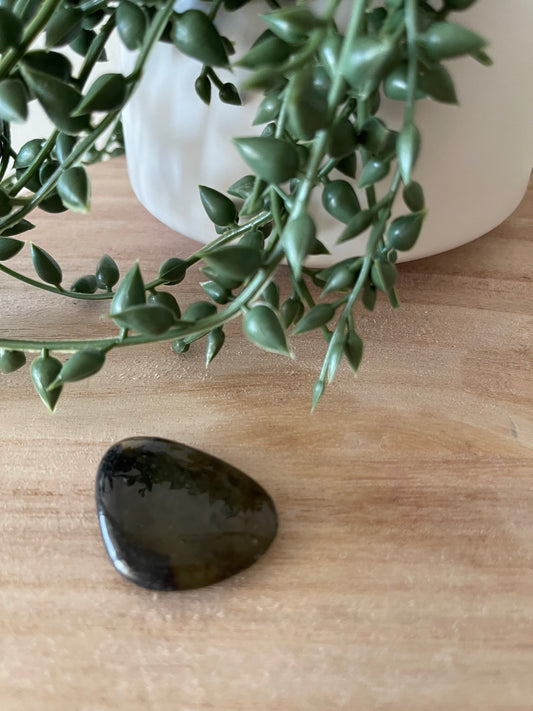 Labradorite Smooth Stone